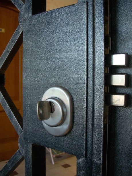 serratura defender cancelli corsico